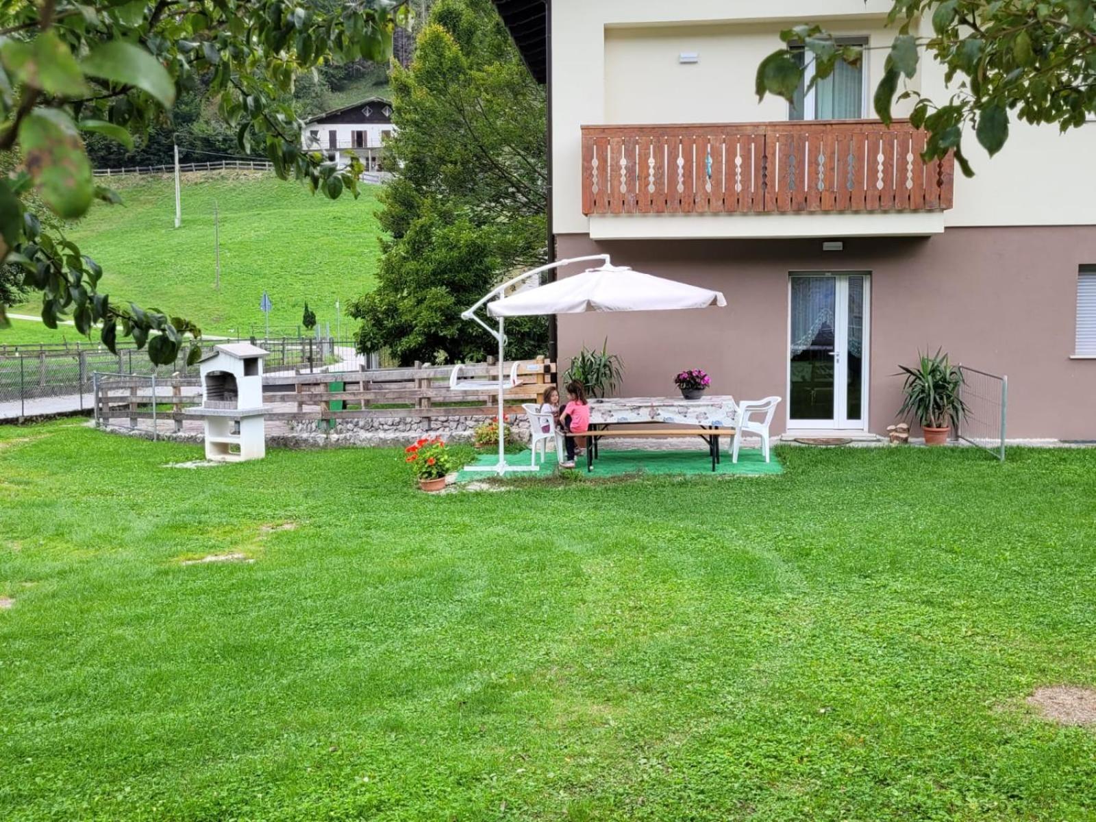 Casa Vescovi Lägenhet Tiarno di Sopra Exteriör bild